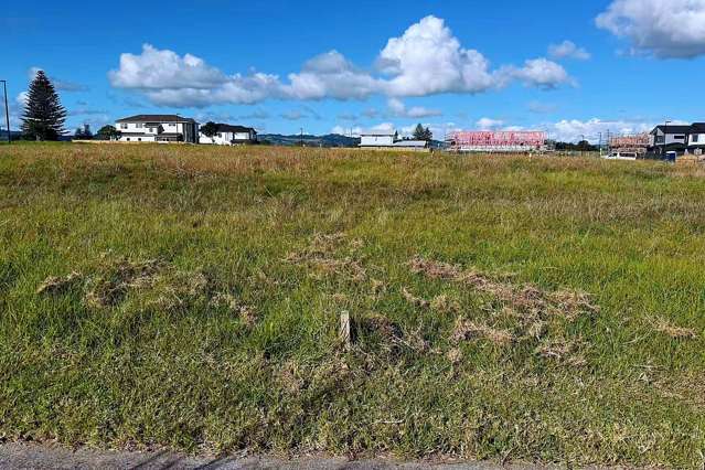 416m2 Prime Sections – Walk to ACG School!