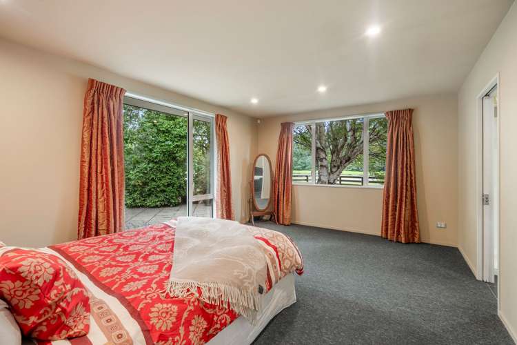 1 Hart Place Lake Coleridge_13