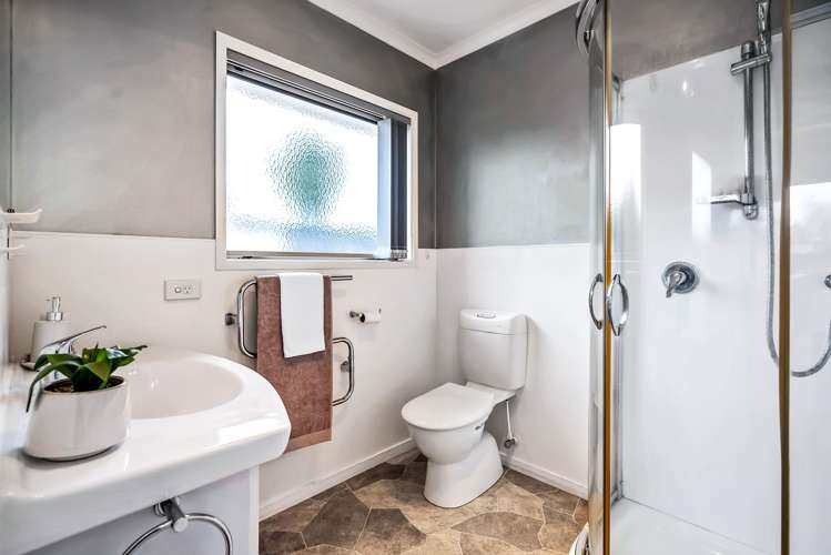 11 Conifer Grove Kamo_11