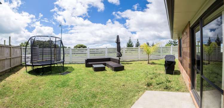12 Riverglade Parkway Te Atatu South_22