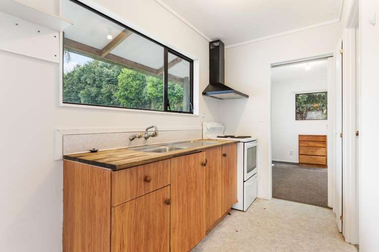 48 Astley Avenue New Lynn_16