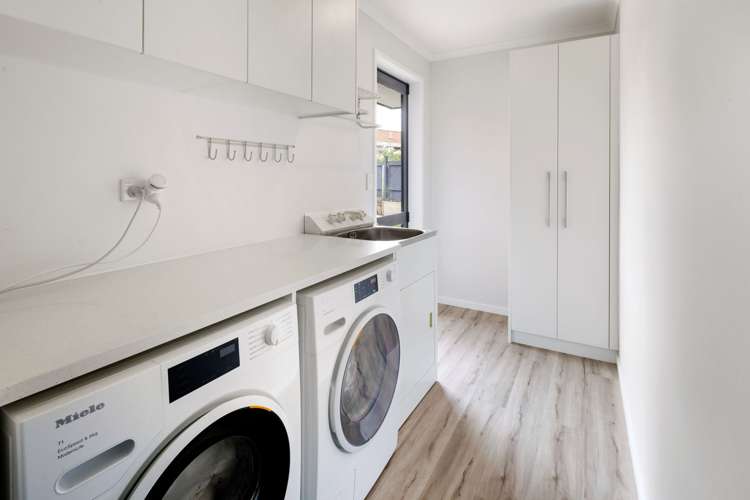 6 Limousin Place Grandview Heights_21