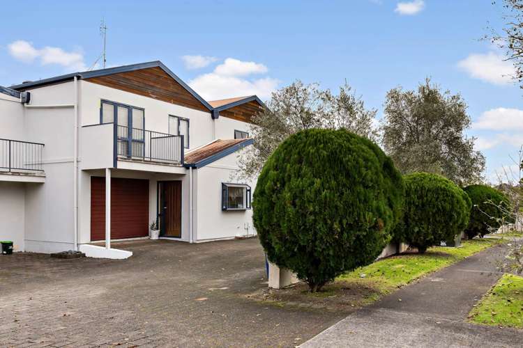 6/71 Fernhill Way Oteha_2