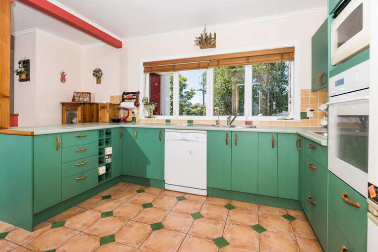 8 Fairclough Road Beach Haven_7