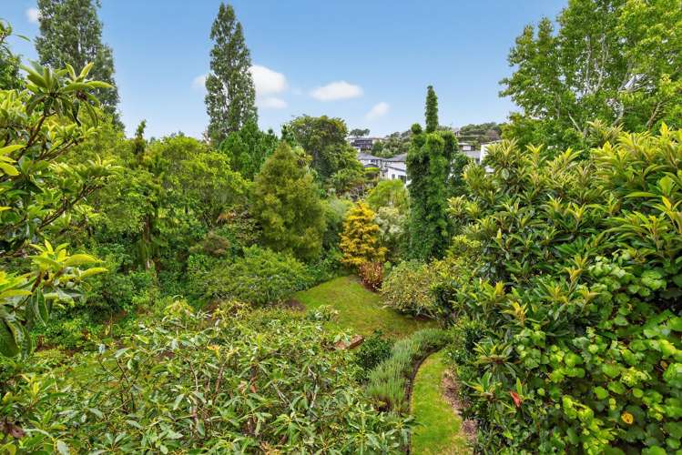 20 Colmar Road Mellons Bay_35