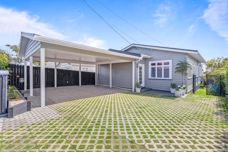 83 Golf Road New Lynn_23