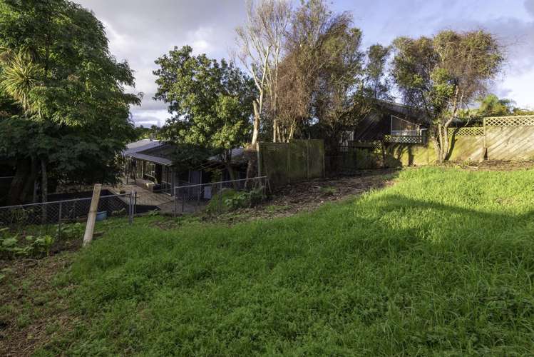 14 Charles Dickens Drive Mellons Bay_21