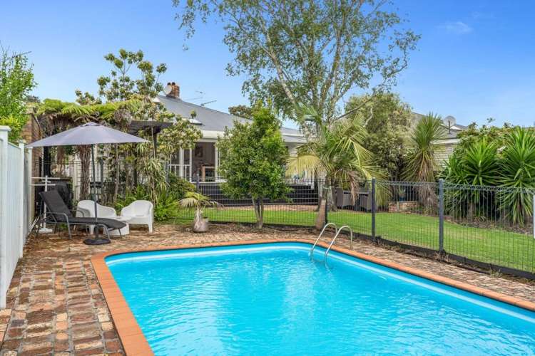 4 Tenterden Ave 1728_21