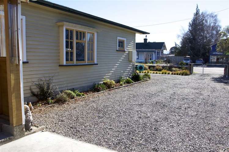 8 High Street Hawarden_15