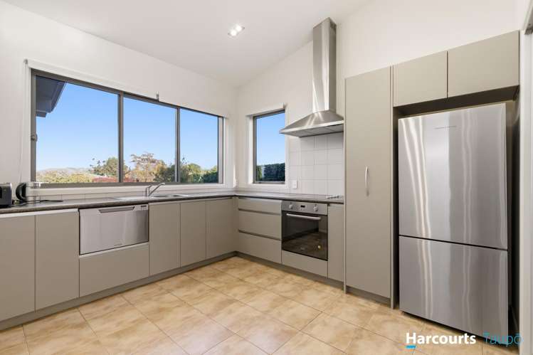 10A Mere Road Taupo_11