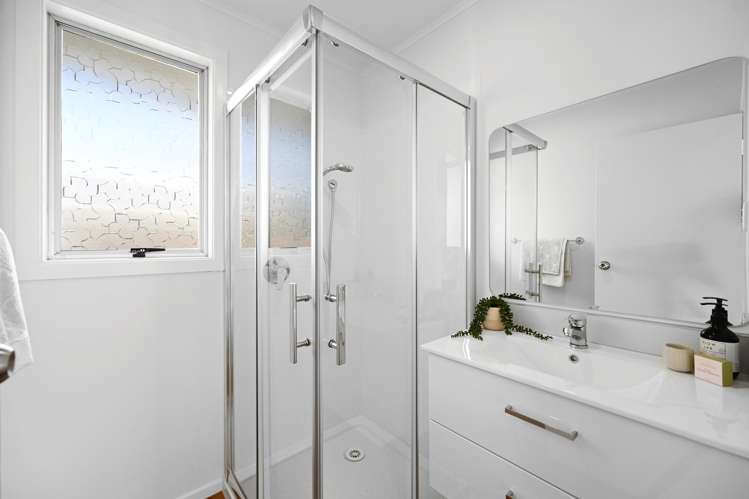 63 Oakfield Crescent Pukete_16