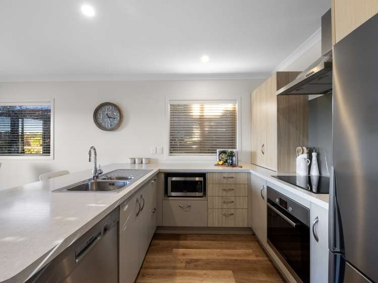 3 Lakeview Quay Pyes Pa_5