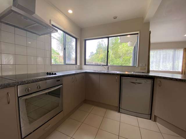 18B Jonathan Place Sunnynook_3