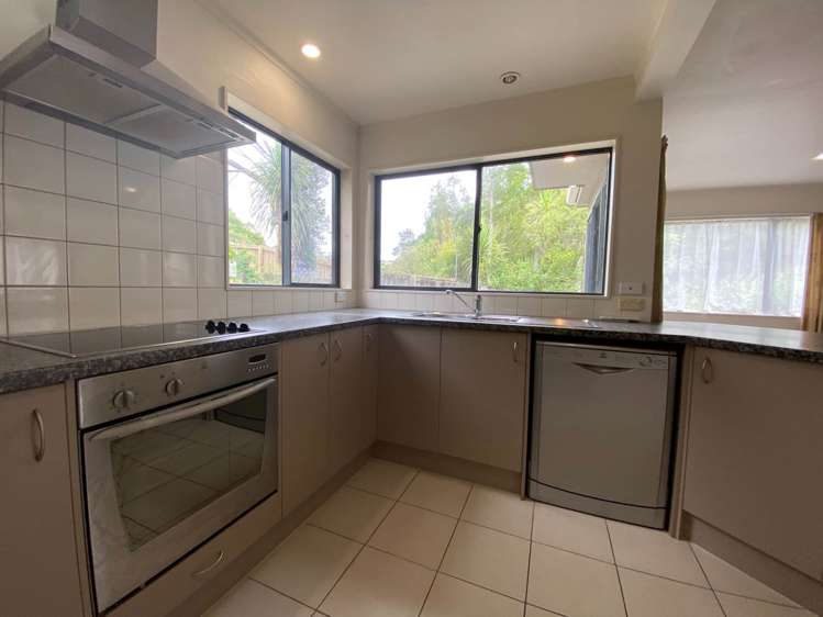 18B Jonathan Place Sunnynook_3