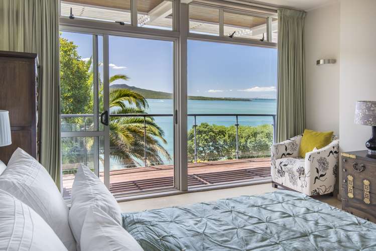 90 Seacliffe Avenue Narrow Neck_12