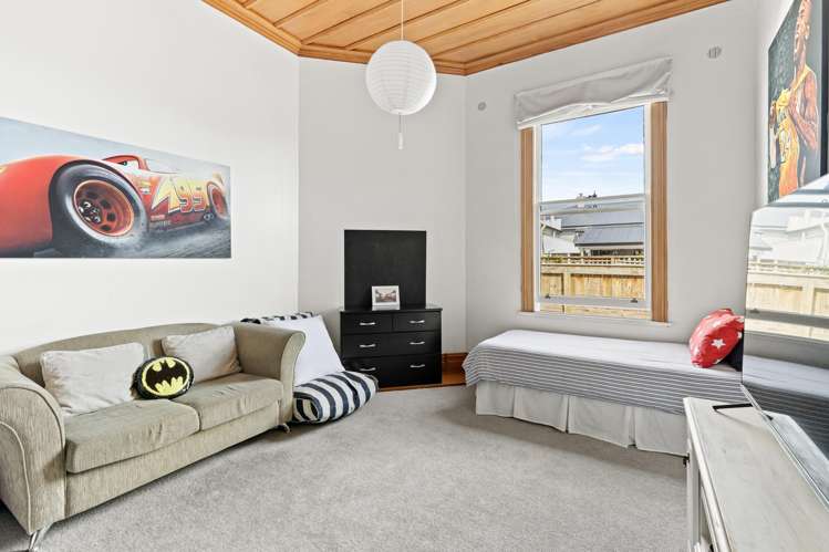 11B Peakes Road St Johns Hill_11