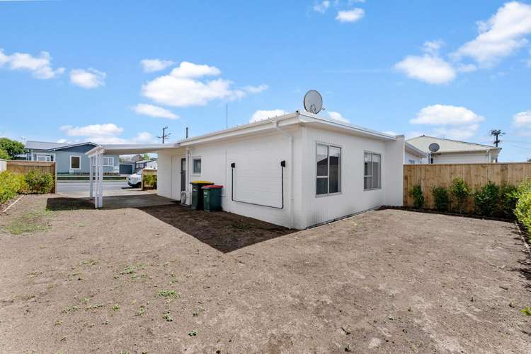 24b & 24c Omata Road Marfell_11