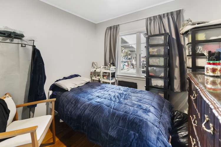 82 Murphy Street Toi Toi_8