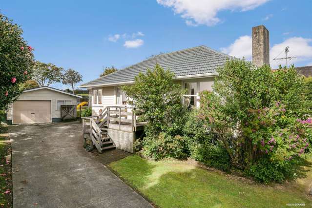 83 Kervil Avenue Te Atatu Peninsula_1