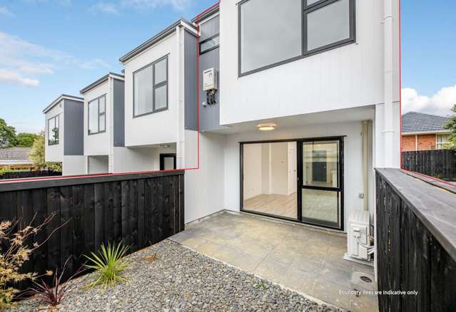 2 Bedrooms + 1 Study Townhouse Westlake Girls Zone