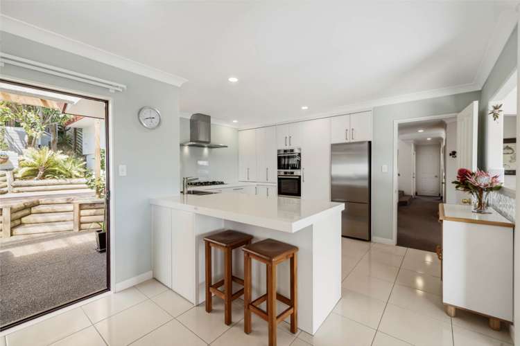 6 Village Way Welcome Bay_11