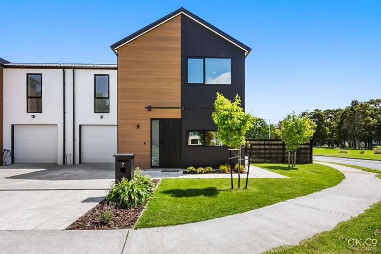 7 Leo Waikari Crescent Wallaceville_22