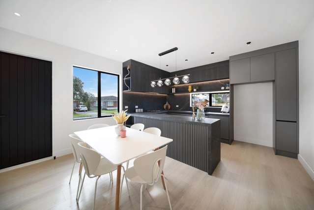 BRAND NEW & STAND ALONE in Papatoetoe