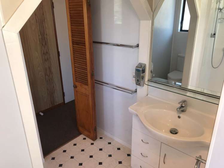 2/202 Waitemata Drive Ranui_12
