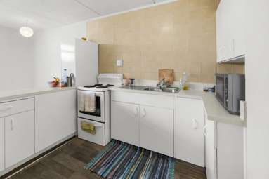 2/18 Carnot Street_2