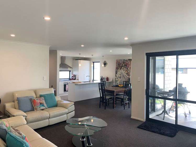 4 Tropicana Drive Tamaterau_1