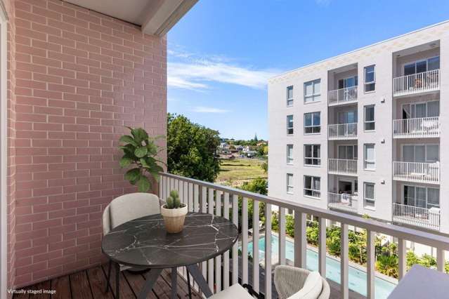 New 2bdrm, 2nd Floor Apartment with Pool!