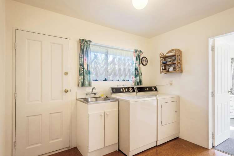 17 Charnwood Grove Waikanae_14