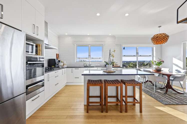 73 Bradbury Road Botany Downs_10