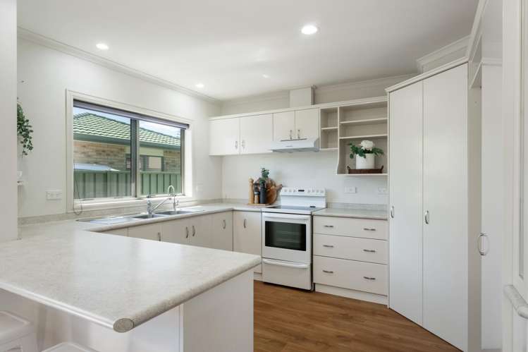 4 Donegal Place Katikati_11