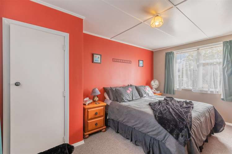 18 Neal Crescent Onekawa_4