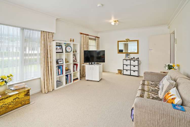 24 Neale Avenue Stoke_7