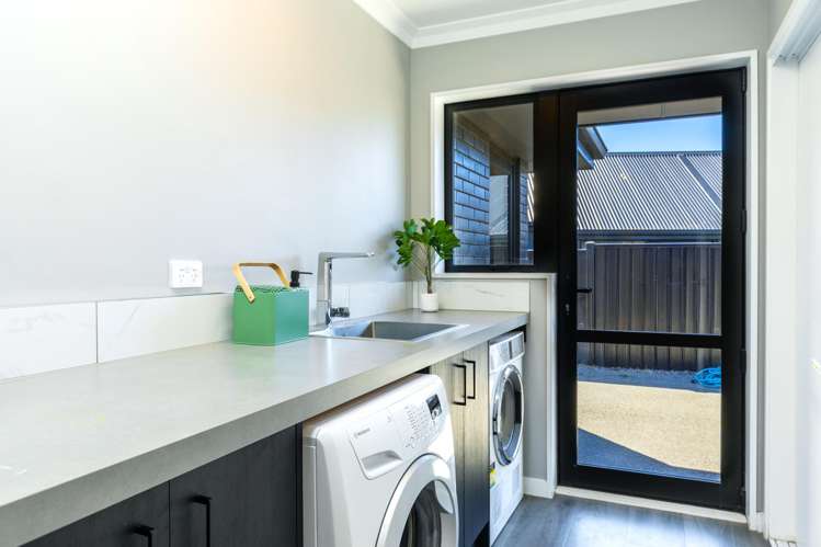 17 Catalina Crescent Burleigh_26