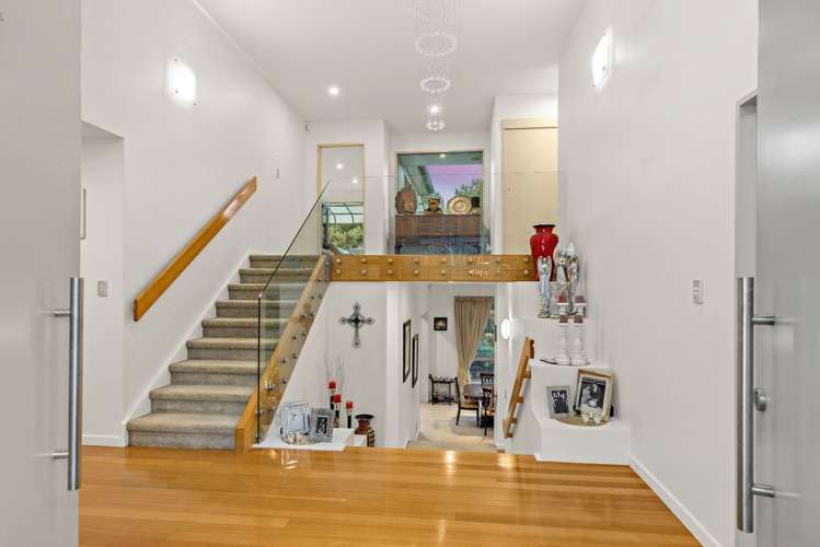 5 Oakford Park Crescent Greenhithe_12