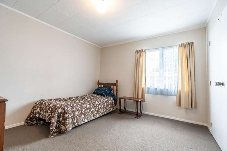 9A Emma Place Pukete_9