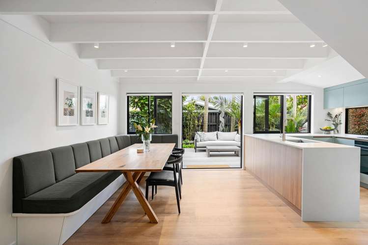 2/220 Point Chevalier Road Point Chevalier_1