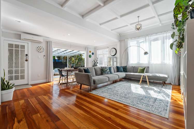 8 Epworth Avenue Royal Oak_2