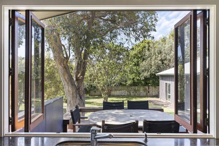 506 Ocean Road Whangamata_16