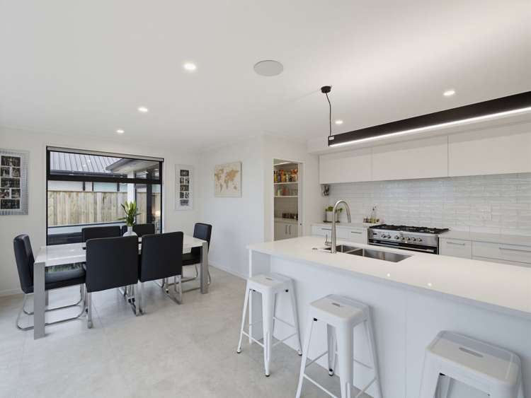22 Monarch Drive_5