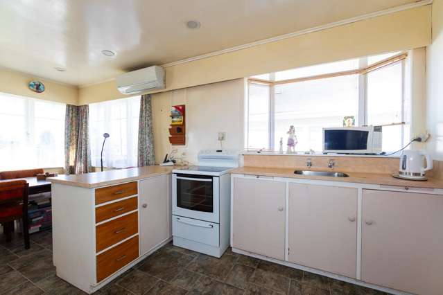 15 Wycliffe Street Onekawa_1