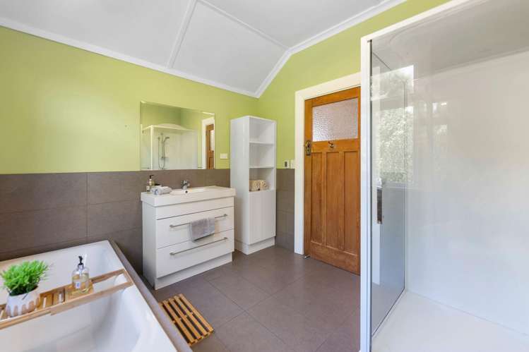 50 Easther Crescent Kew_26