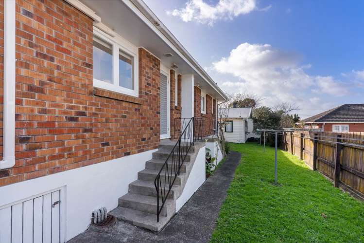 8/27 Nikau Street New Lynn_13