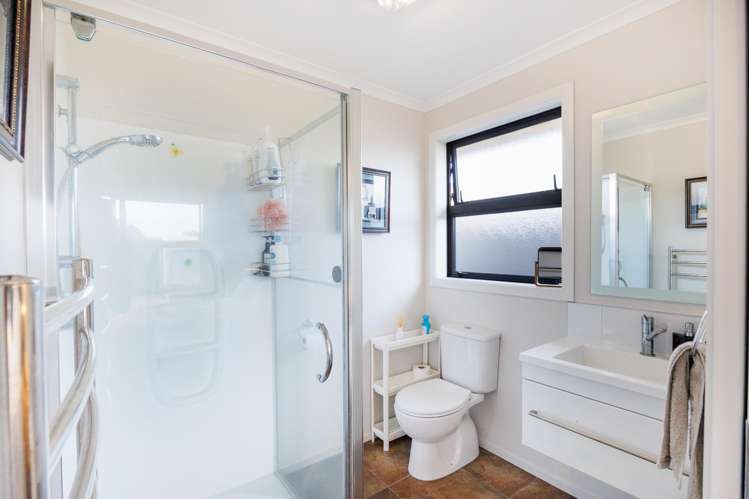 12 Lorenzo Place Kelvin Grove_17