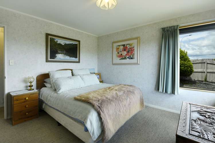 67 Aldinga Avenue Stoke_10