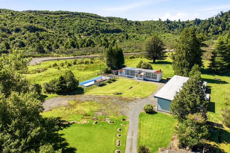 44-46 Raurimu Road National Park_28