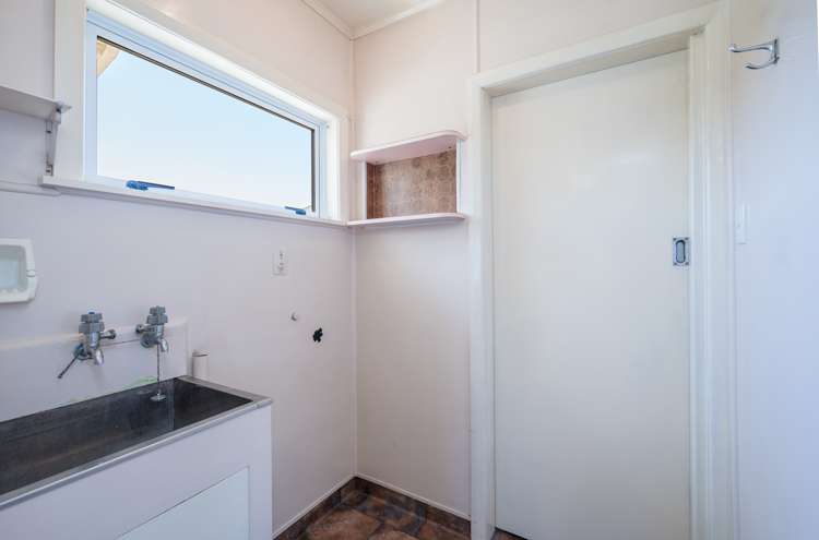 7 Churchill Avenue Richmond_10